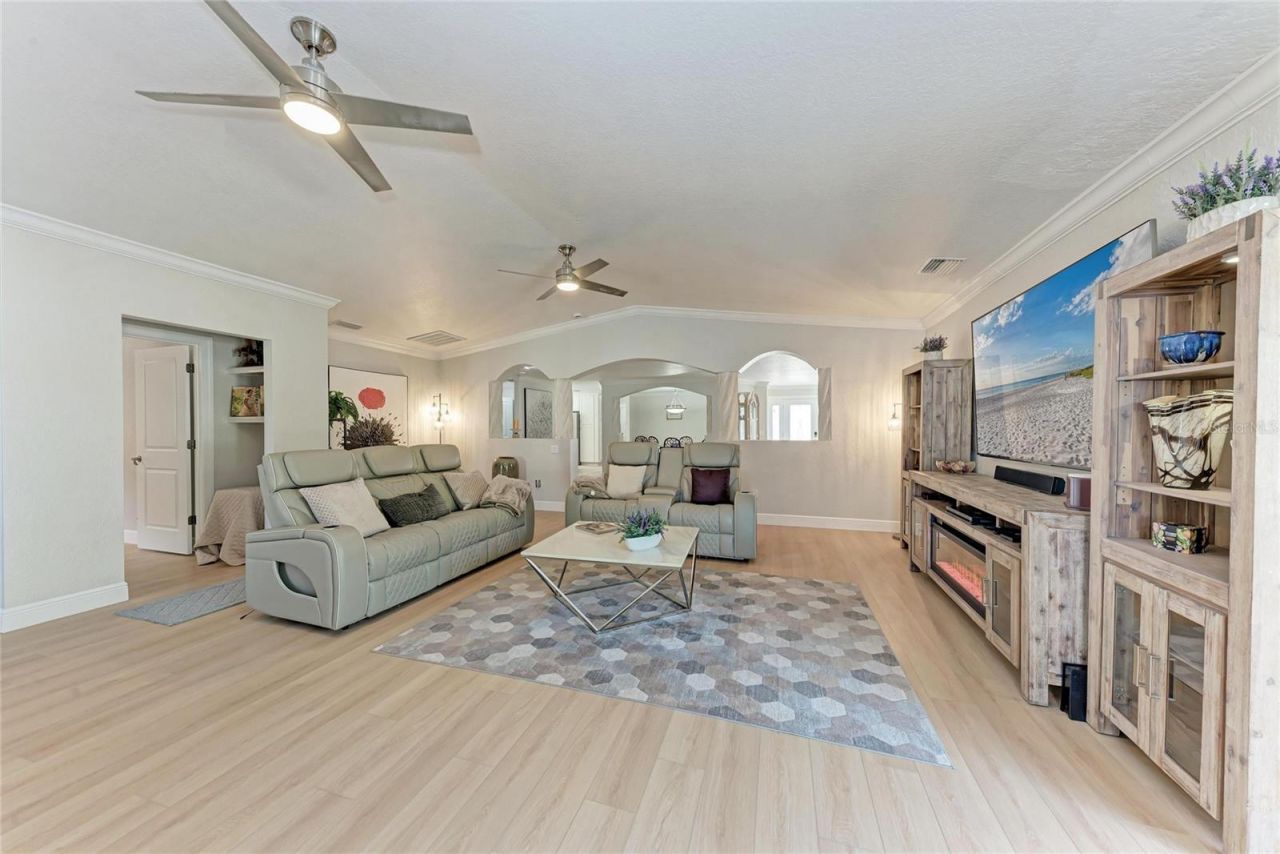 411 Harbor View Lane, Largo, FL 33770 Photo