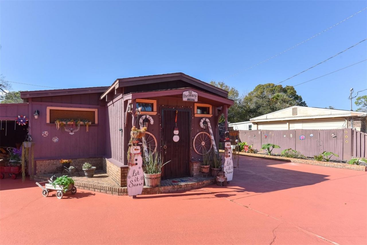 1534 Center Avenue, Daytona Beach, FL 32117 Main Photo