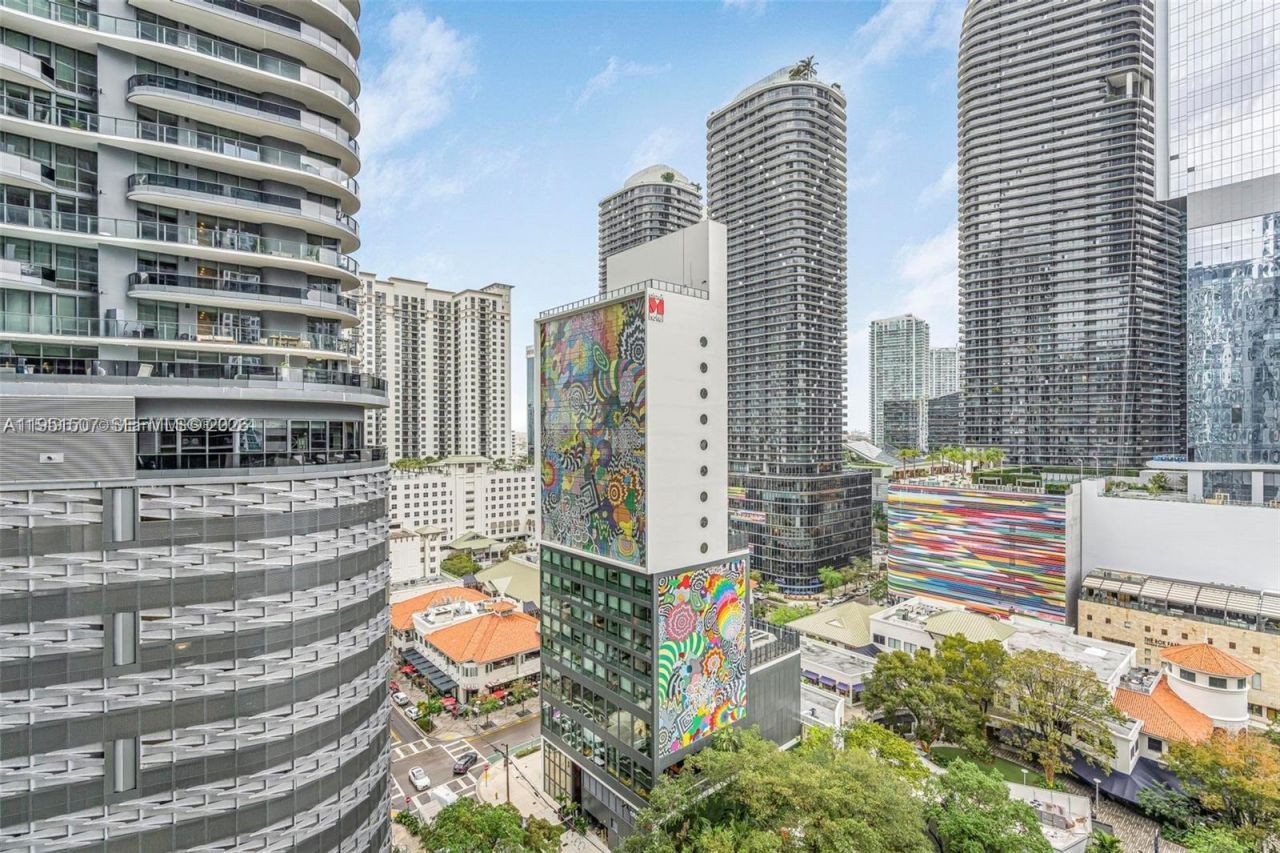 1010 Brickell Ave, Unit 1710, Miami, FL 33131 Photo