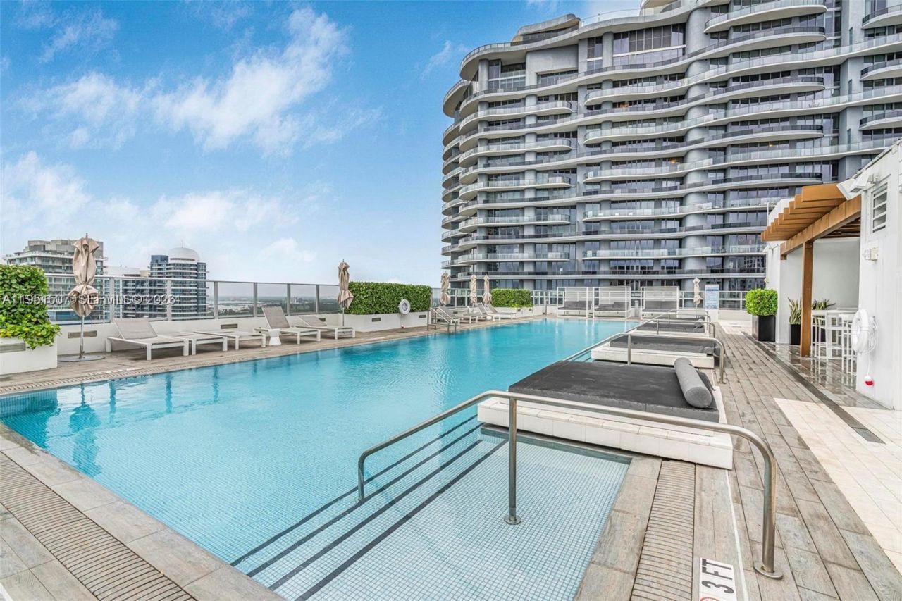 1010 Brickell Ave, Unit 1710, Miami, FL 33131 Photo