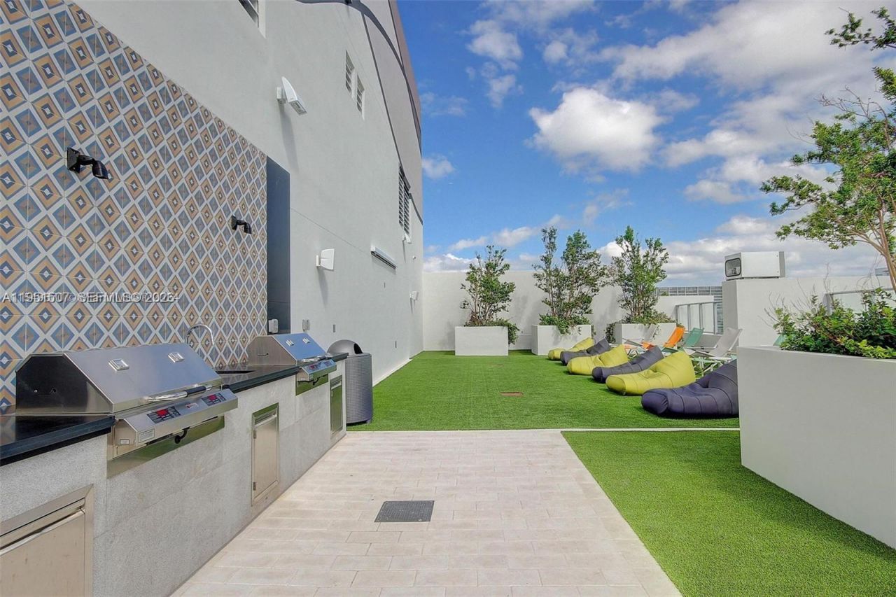 1010 Brickell Ave, Unit 1710, Miami, FL 33131 Photo