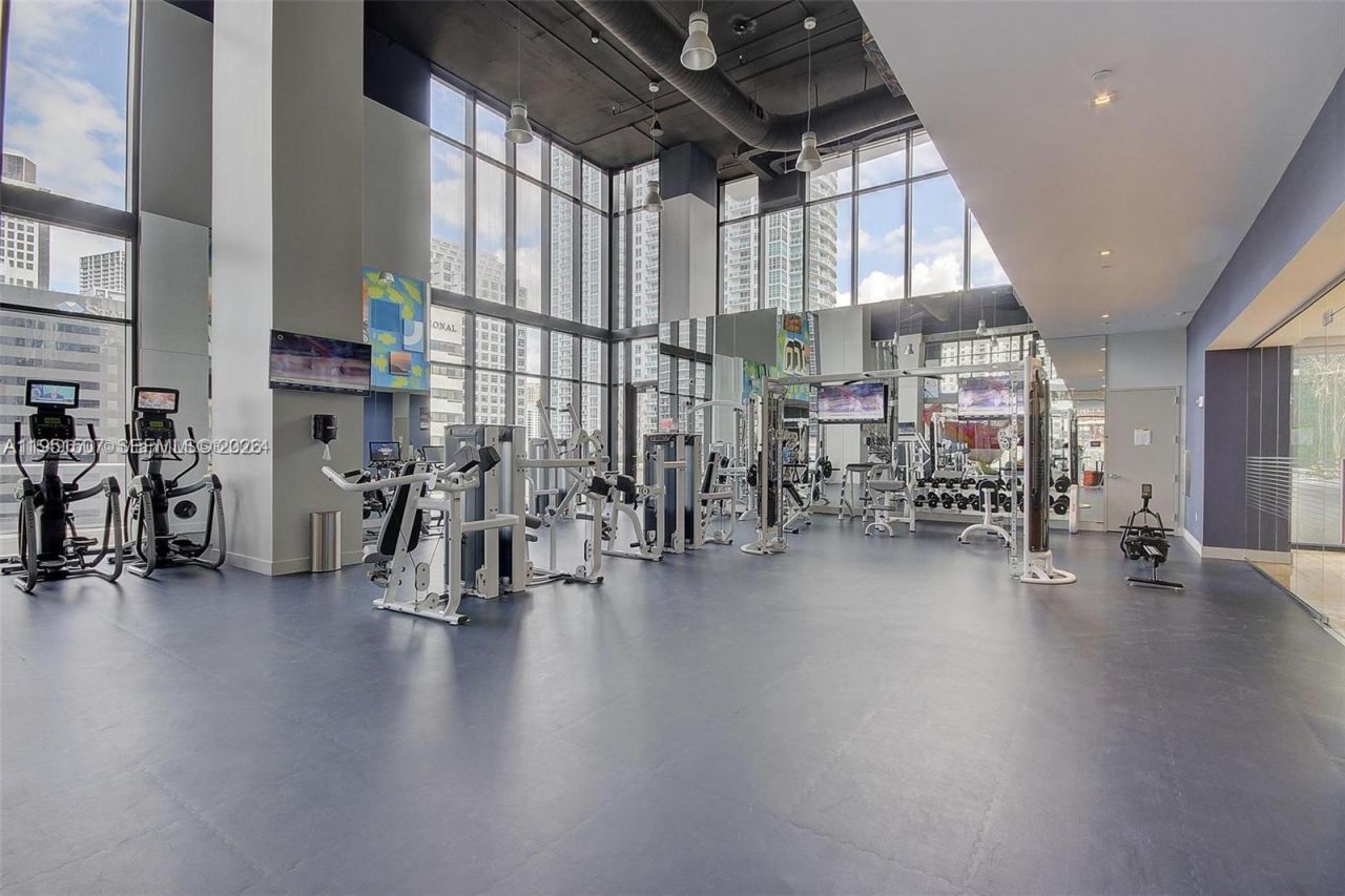 1010 Brickell Ave, Unit 1710, Miami, FL 33131 Photo