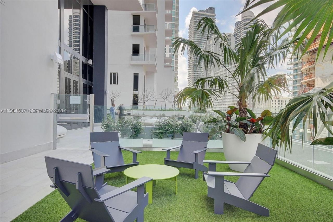 1010 Brickell Ave, Unit 1710, Miami, FL 33131 Photo