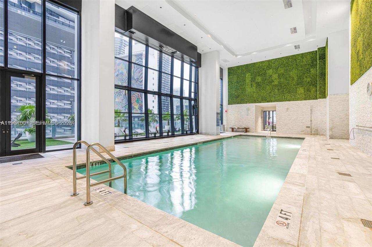 1010 Brickell Ave, Unit 1710, Miami, FL 33131 Photo