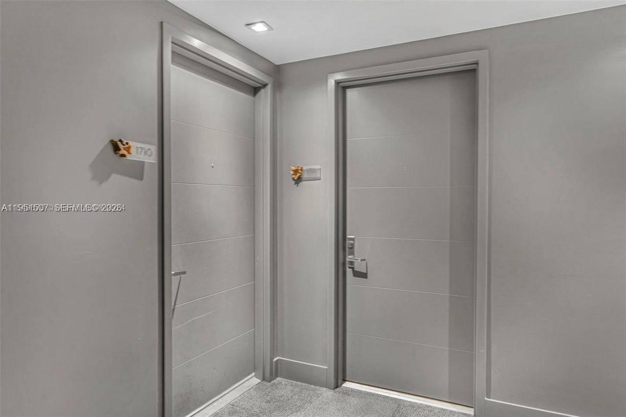 1010 Brickell Ave, Unit 1710, Miami, FL 33131 Photo