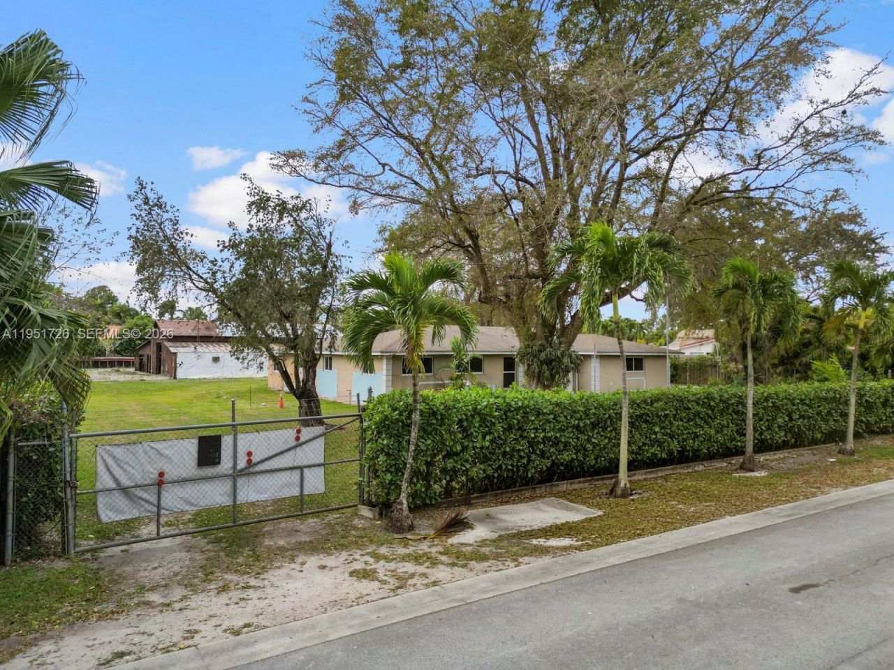 12570 SW 45th St , Miami, FL 33175 Photo