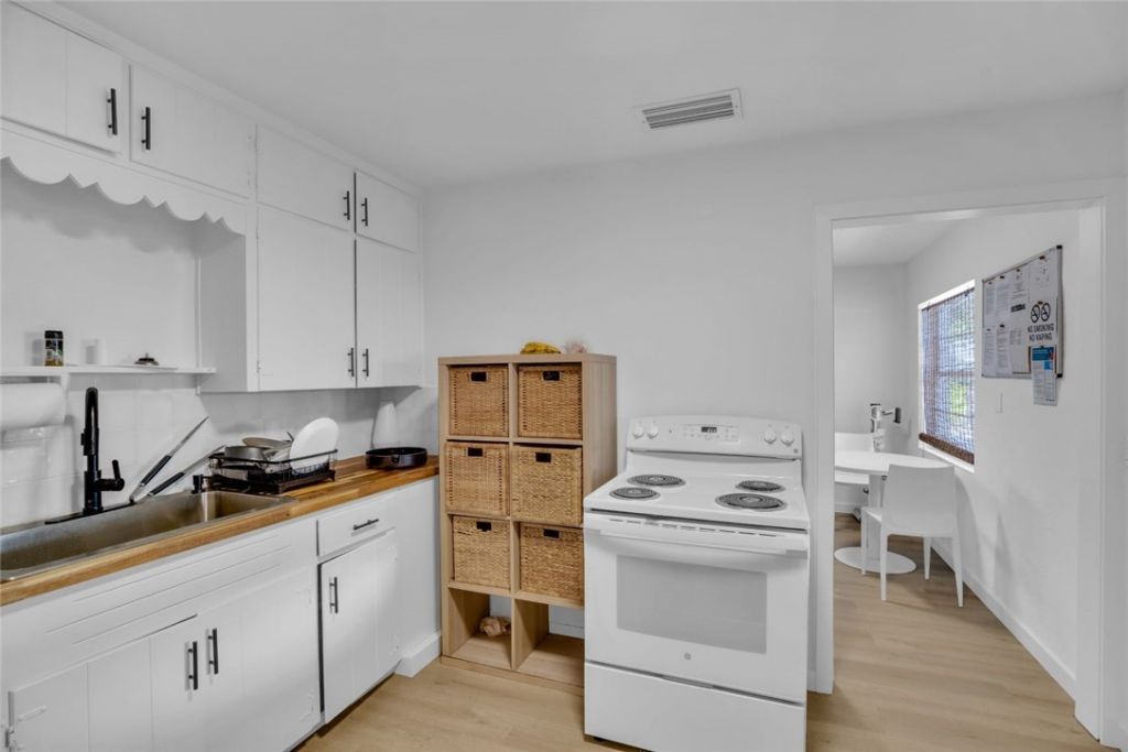 1606 Highland Avenue, Vero Beach, FL 32960 Photo