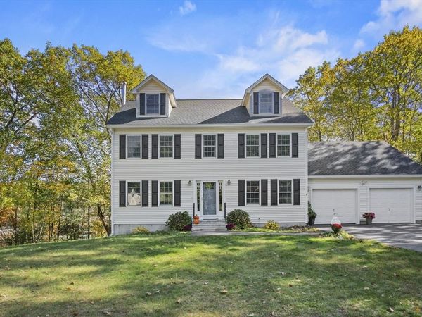 210 Gardner Rd, Hubbardston, MA 01452