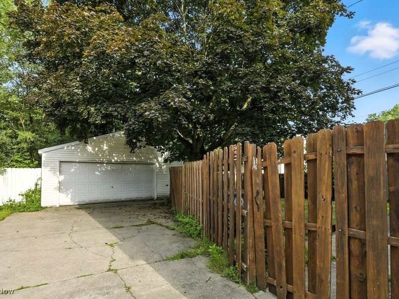 1500 Beardsley Street, Akron, OH 44301 Photo 3