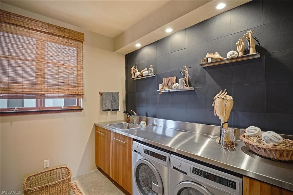 290 Channel Dr, Naples, FL 34108 Photo