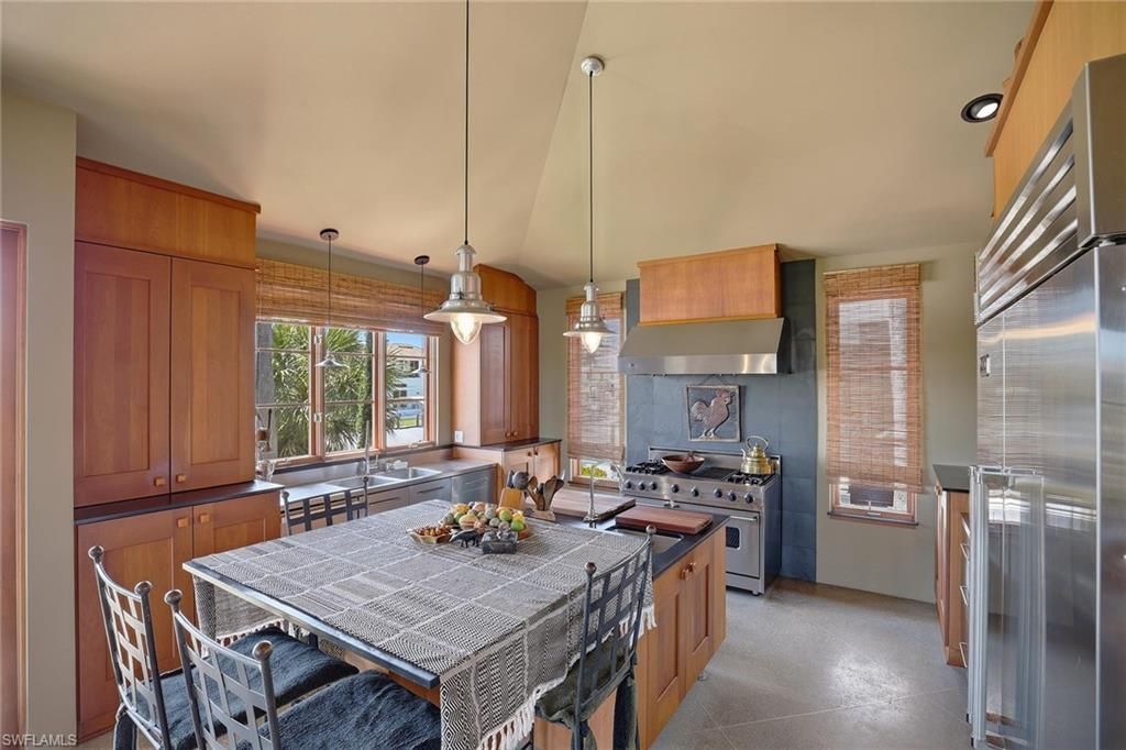 290 Channel Dr, Naples, FL 34108 Photo