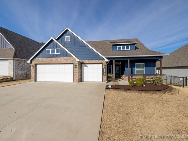2942 N Briarwood Avenue, Catoosa, OK 74015