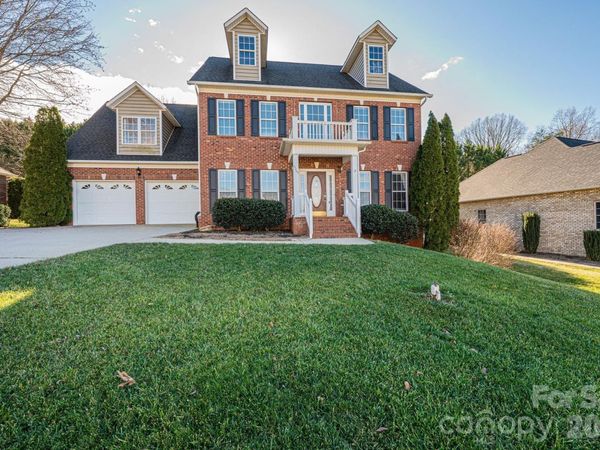 5045 Old River Drive, Hickory, NC 28602