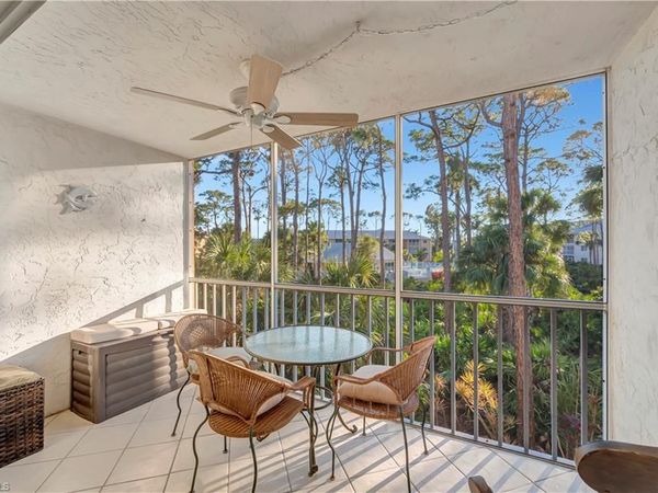 3072 Sandpiper Bay CIR, Unit M206, NAPLES, FL 34112