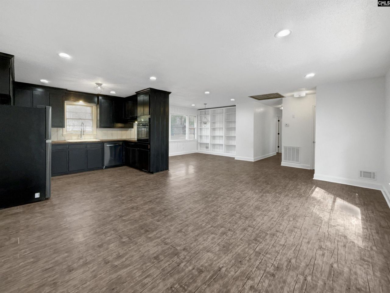 1545 S Beltline Boulevard Photo 10