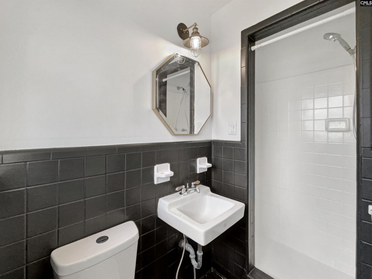 1545 S Beltline Boulevard Photo 6