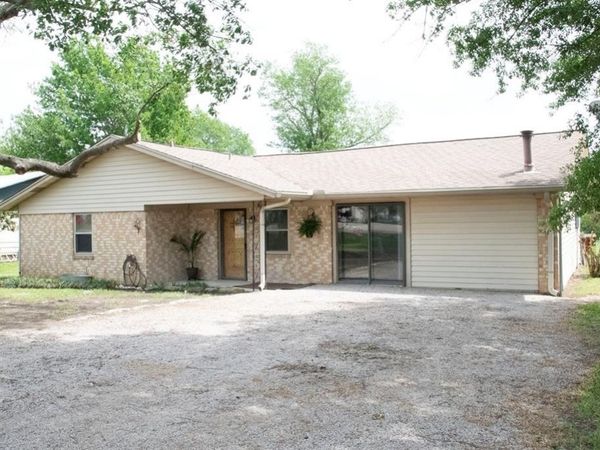 521 Fm 2838, Mexia, TX 76667