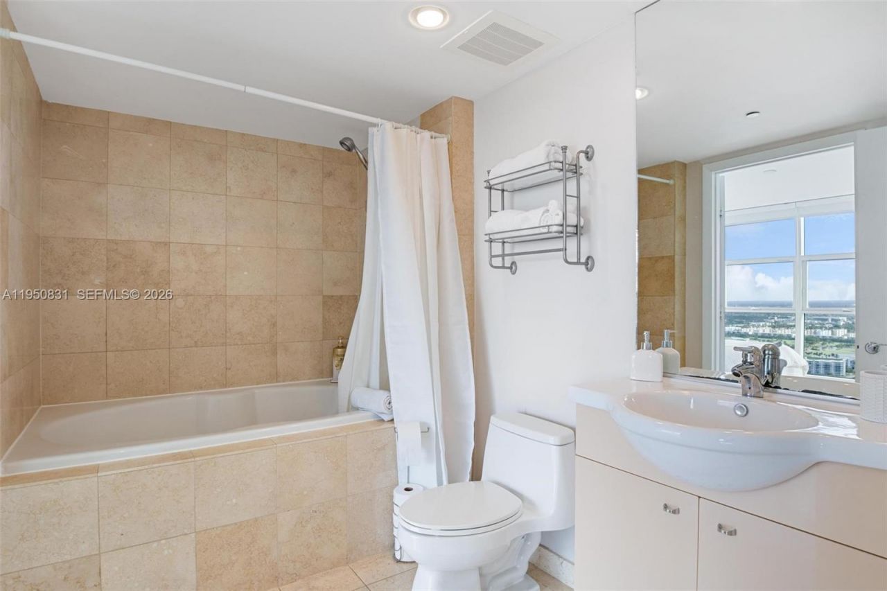 1830 S Ocean Dr, Unit 4307, Hallandale Beach, FL 33009 Photo