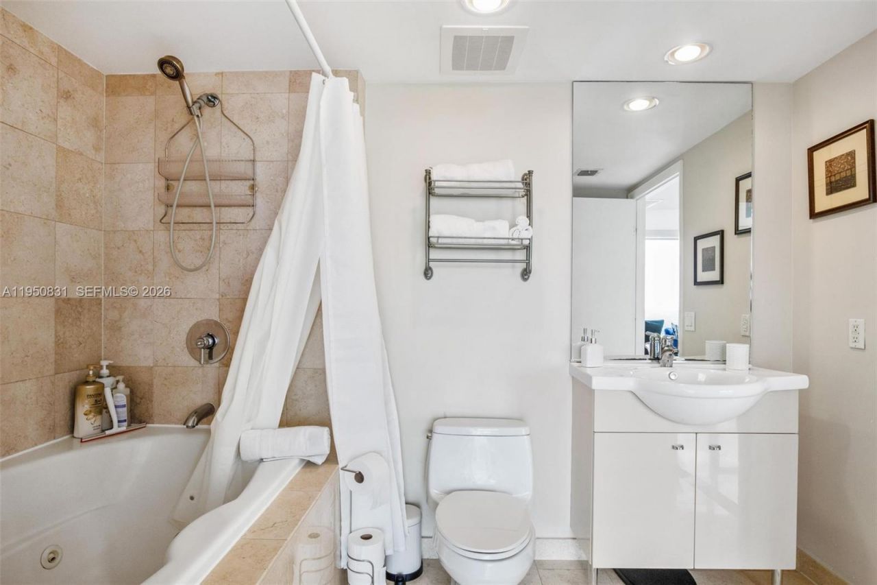 1830 S Ocean Dr, Unit 4307, Hallandale Beach, FL 33009 Photo