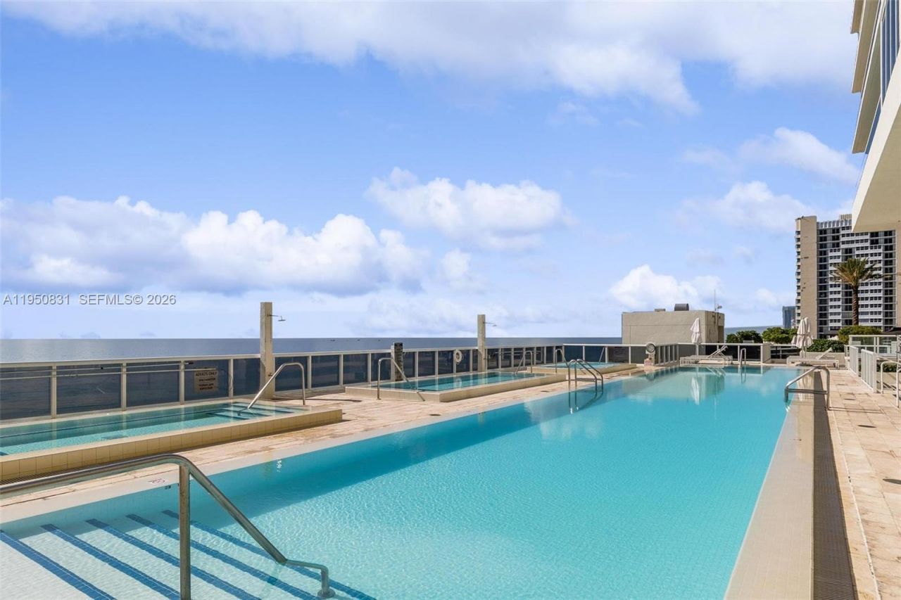 1830 S Ocean Dr, Unit 4307, Hallandale Beach, FL 33009 Photo