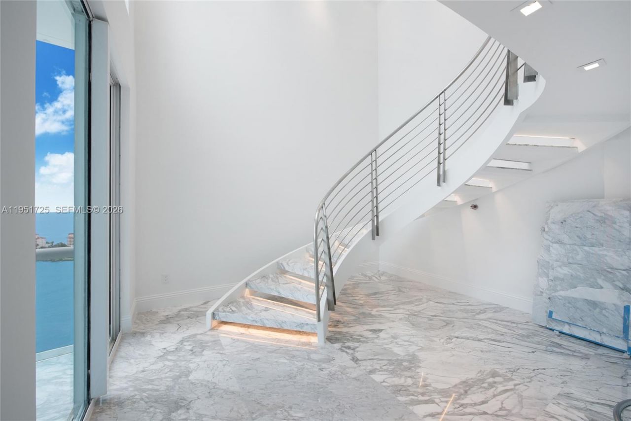 1000 S Pointe Dr, Unit PH-2804, Miami Beach, FL 33139 Photo