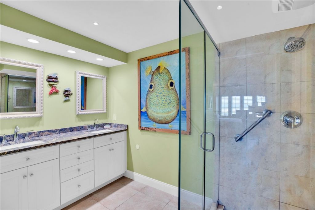 8416 Oceanside Drive, Unit F12, Vero Beach, FL 32963 Photo