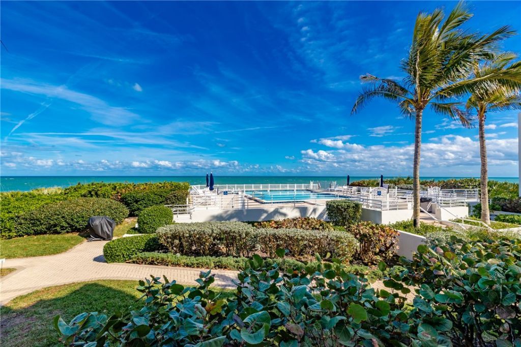 8416 Oceanside Drive, Unit F12, Vero Beach, FL 32963 Photo