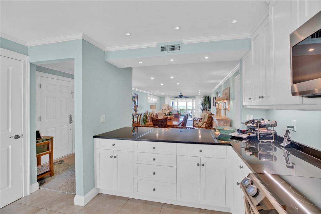 8416 Oceanside Drive, Unit F12, Vero Beach, FL 32963 Photo