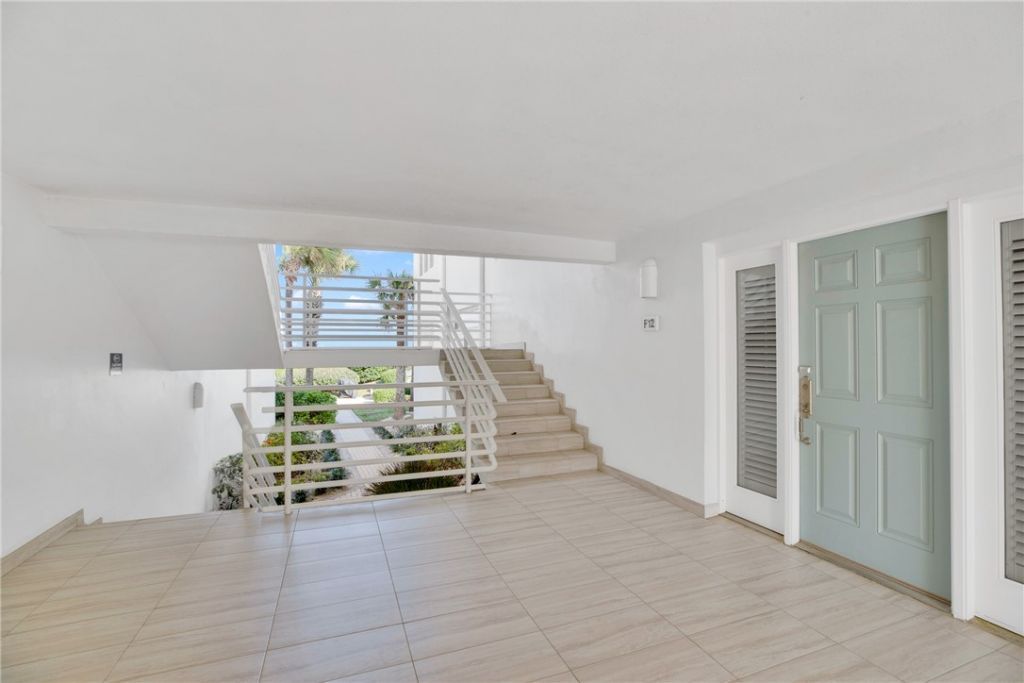 8416 Oceanside Drive, Unit F12, Vero Beach, FL 32963 Photo
