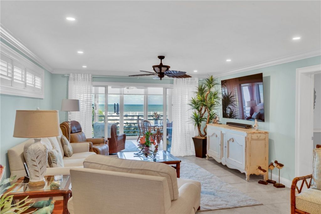 8416 Oceanside Drive, Unit F12, Vero Beach, FL 32963 Photo