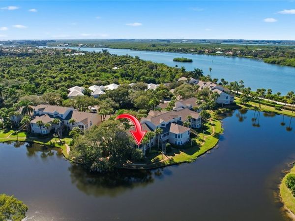 8735 Lakeside Boulevard, Unit 211, Vero Beach, FL 32963