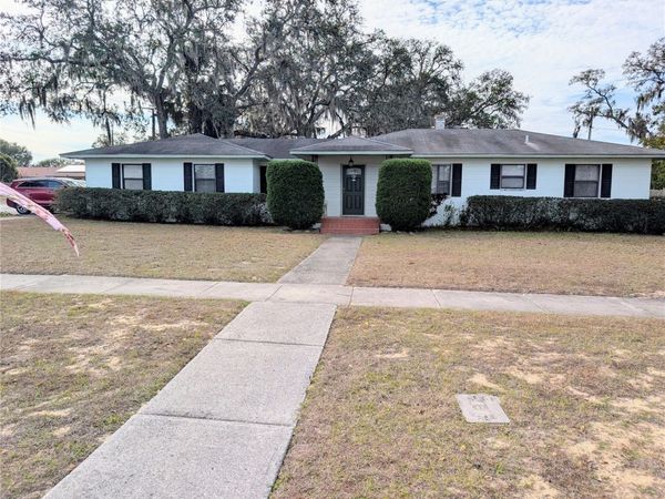 17 E BAY STREET, DAVENPORT, FL 33837