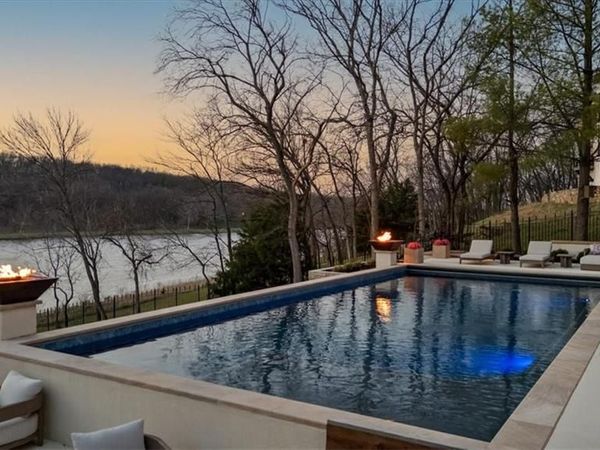 17040 S Highland Ridge Drive, Loch Lloyd, MO 64012