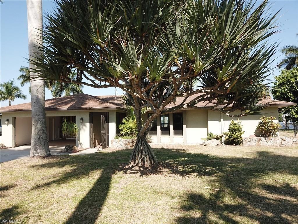 5211 Lake Caloosa Dr, Fort Myers, FL 33905 Photo