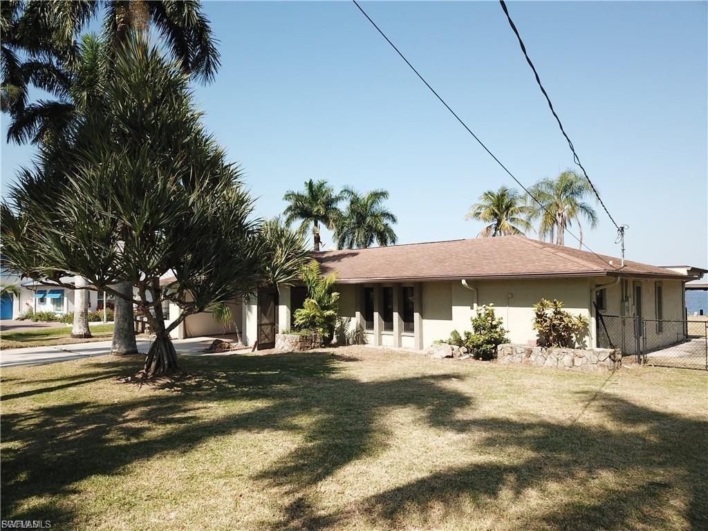 5211 Lake Caloosa Dr, Fort Myers, FL 33905 Photo