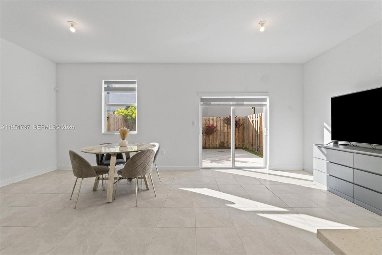 12536 NW 23rd Pl, Miami, FL 33167 Photo