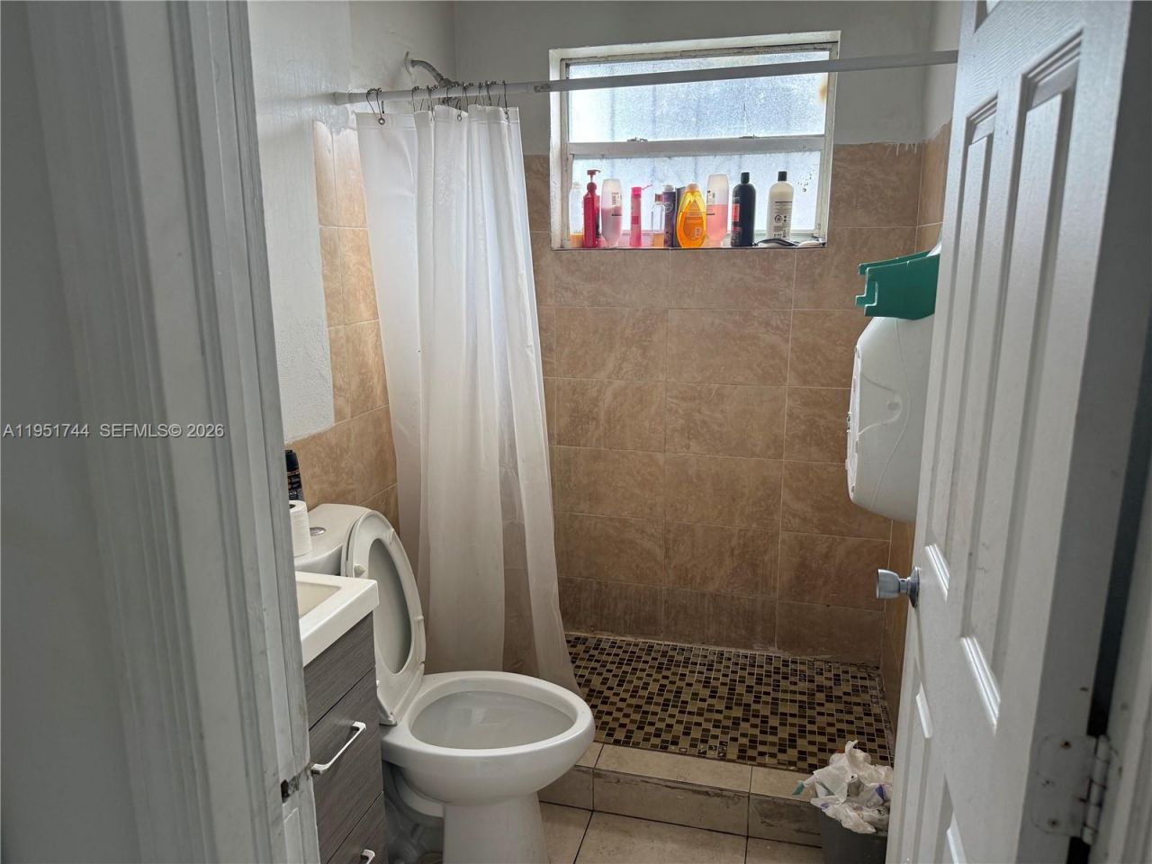 2200 NW 110th St, Miami, FL 33167 Photo