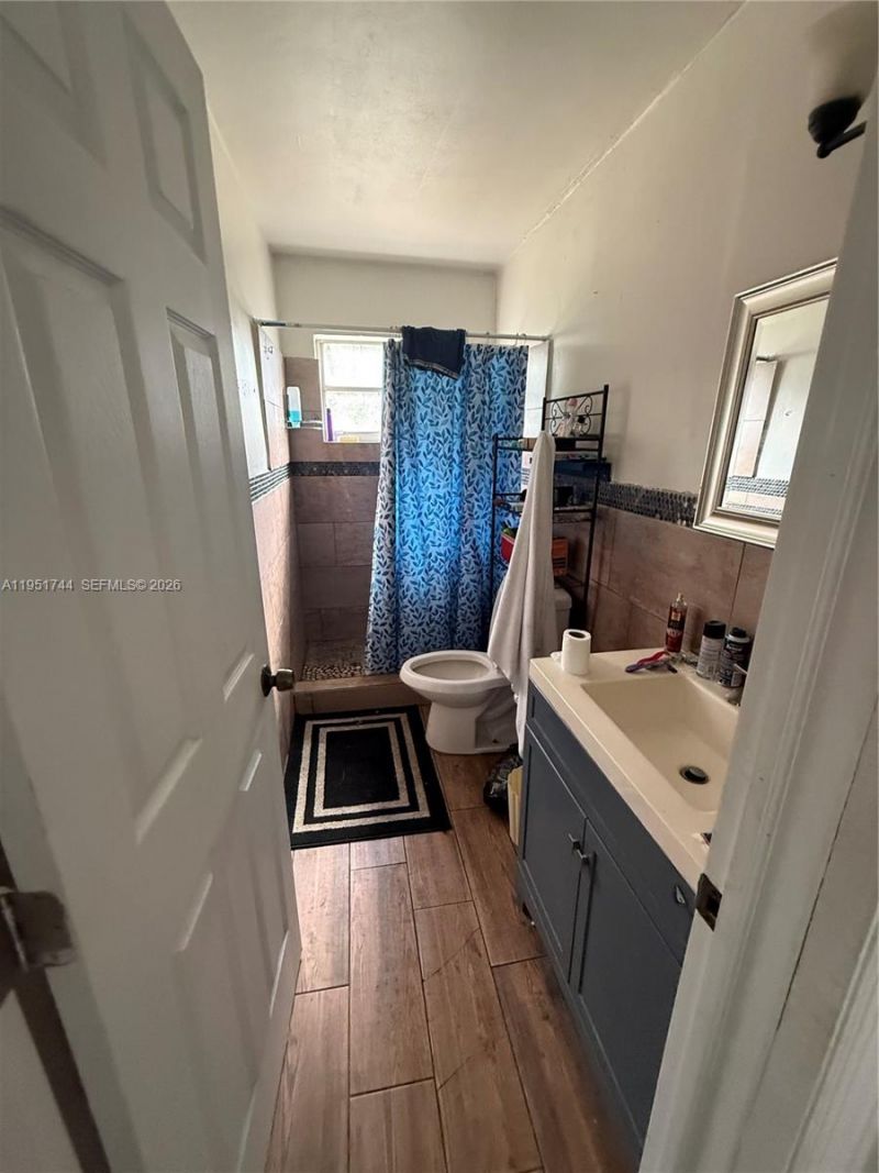 2200 NW 110th St, Miami, FL 33167 Photo