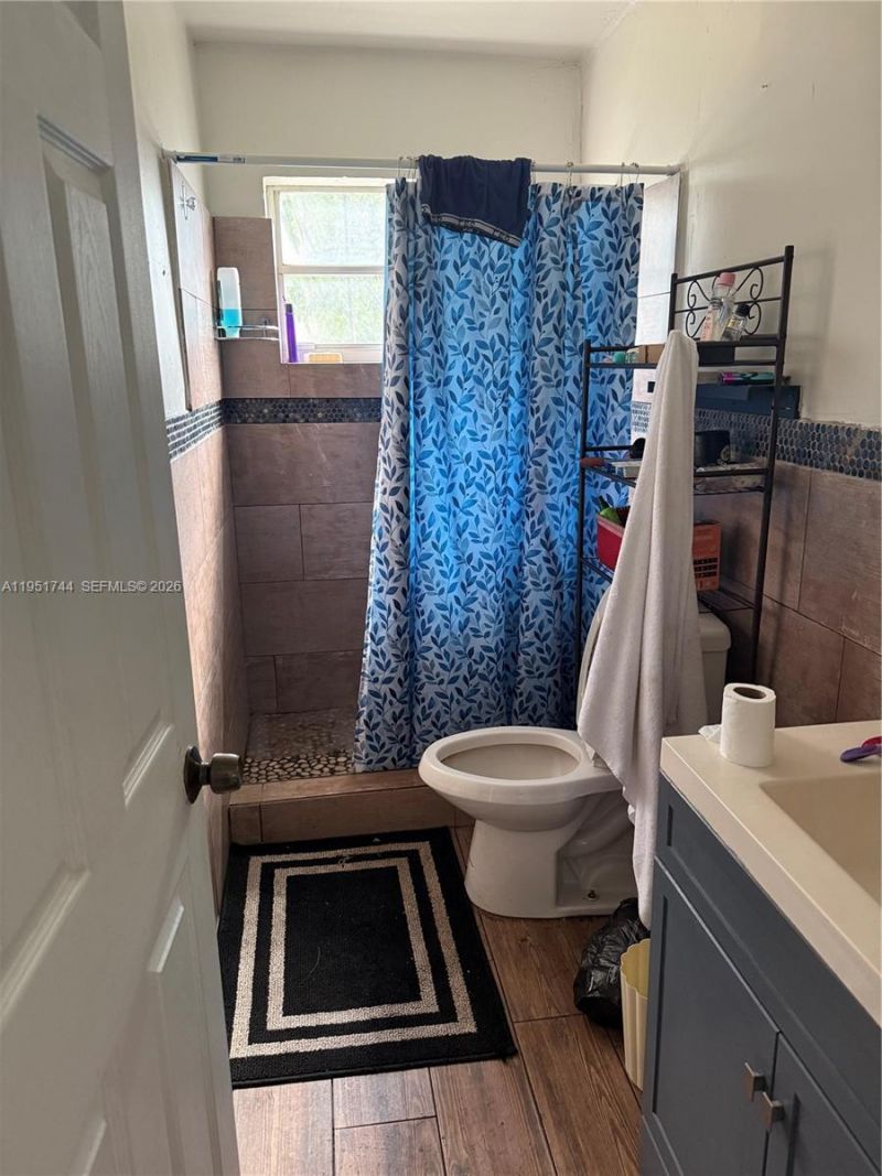 2200 NW 110th St, Miami, FL 33167 Photo