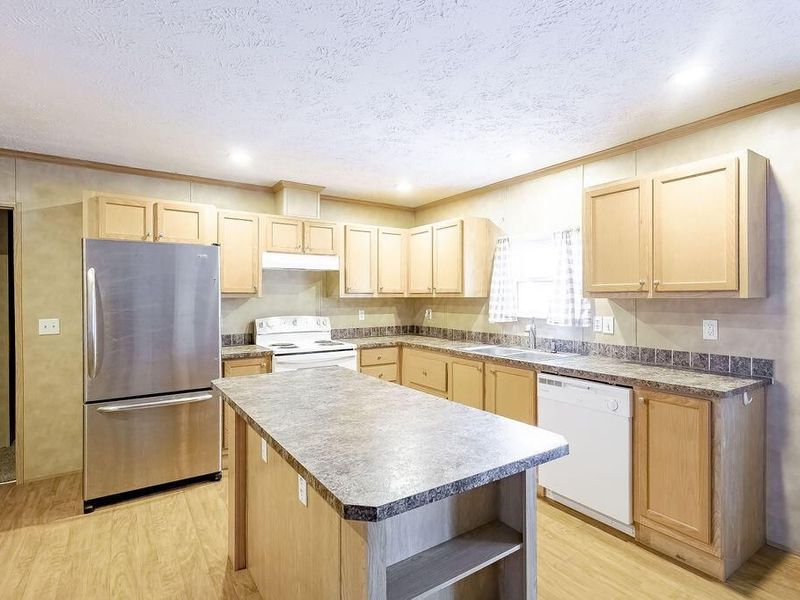 17921 E Shady Lane, Butler, OH 44822 Photo 9