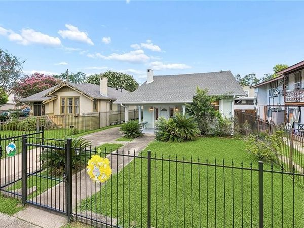 2831 CALHOUN Street, New Orleans, LA 70118