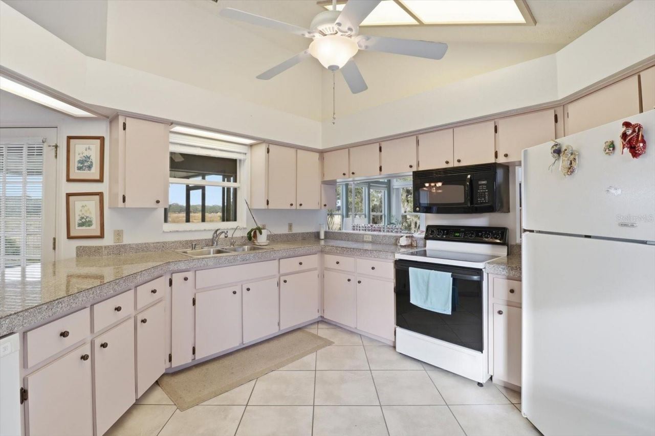 8951 E Sweetwater Drive, Inverness, FL 34450 Photo