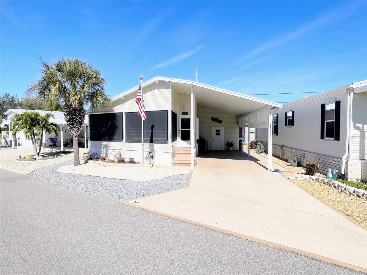 704 Carefree, Venice, FL 34285 Main Photo