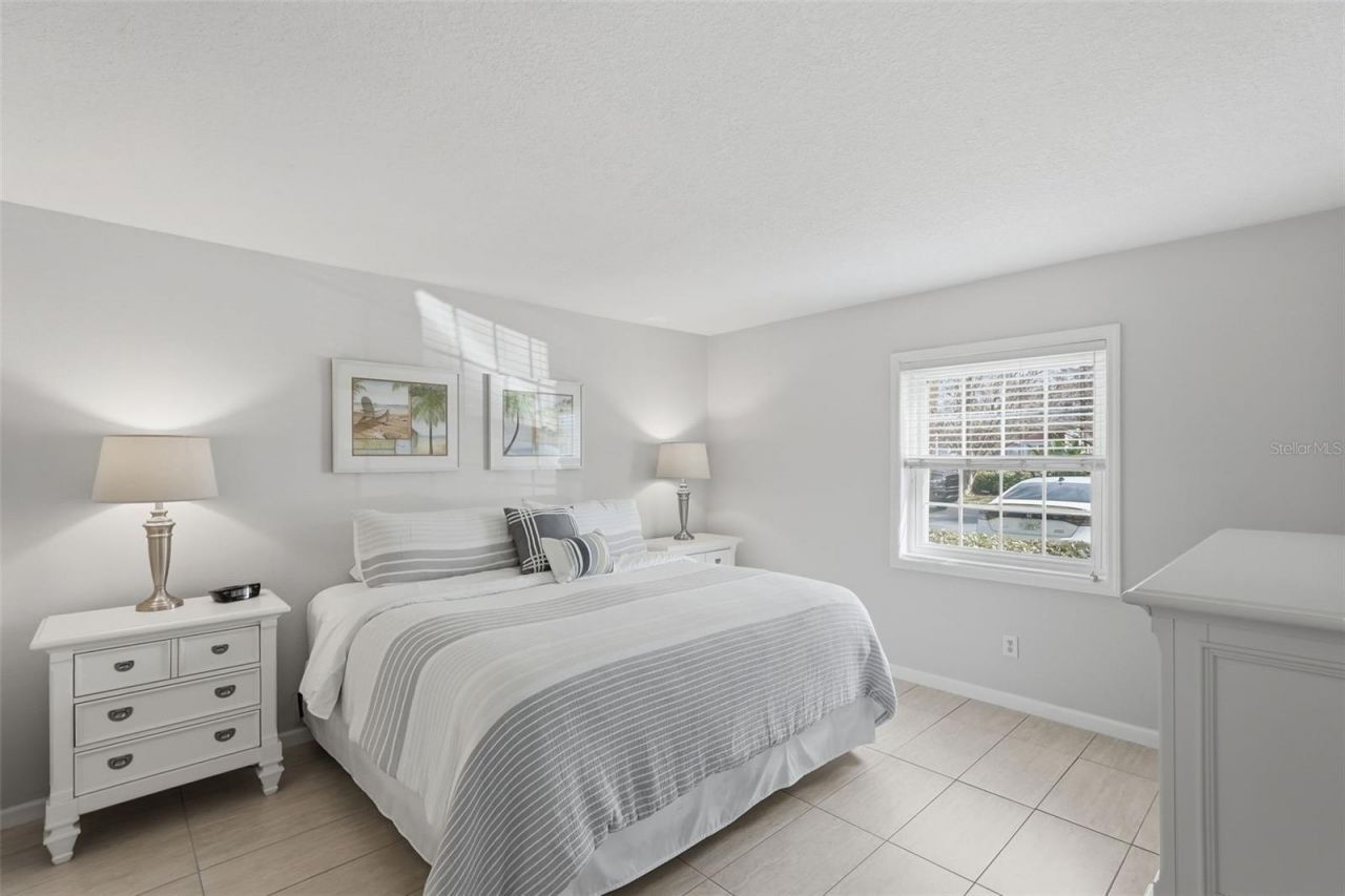 3783 Pompano, Unit B, Saint Petersburg, FL 33705 Photo