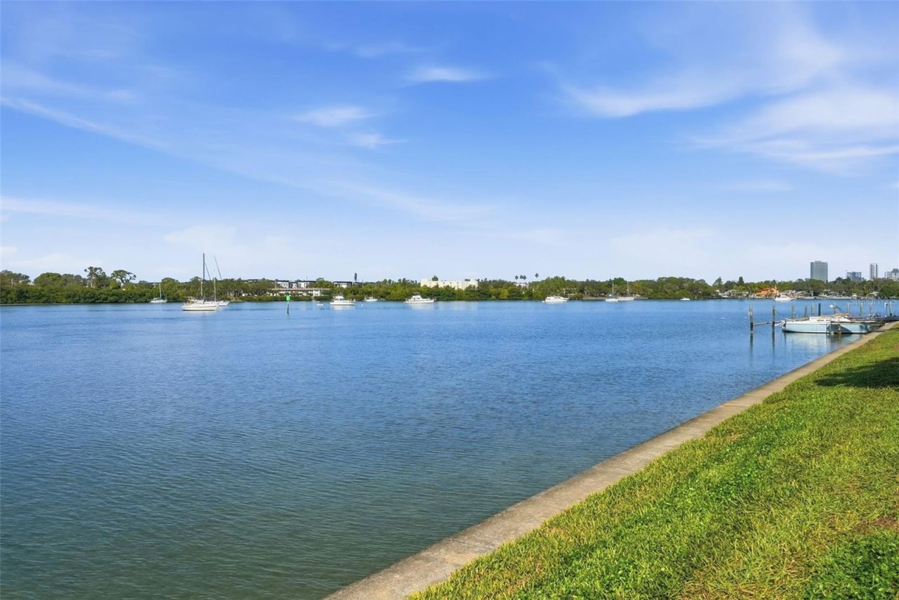 3783 Pompano, Unit B, Saint Petersburg, FL 33705 Photo