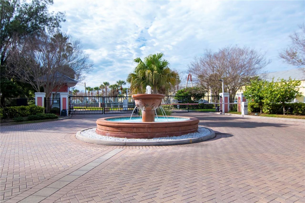 3783 Pompano, Unit B, Saint Petersburg, FL 33705 Photo