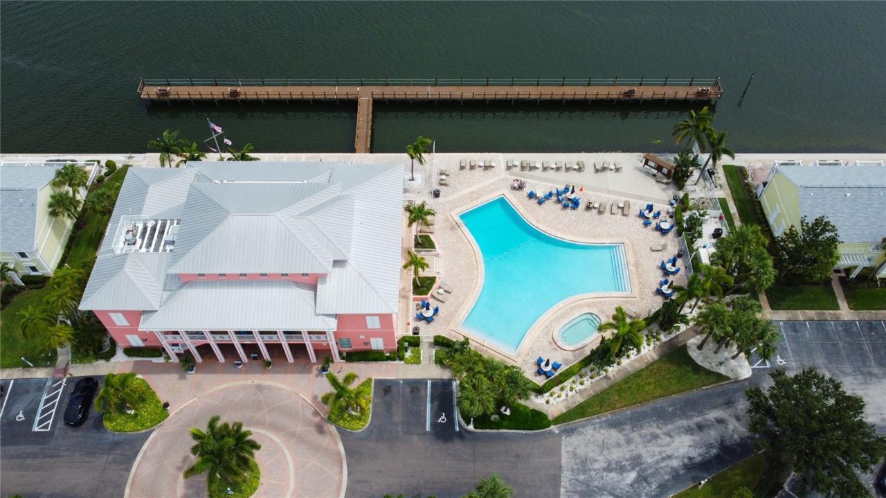 3783 Pompano, Unit B, Saint Petersburg, FL 33705 Photo