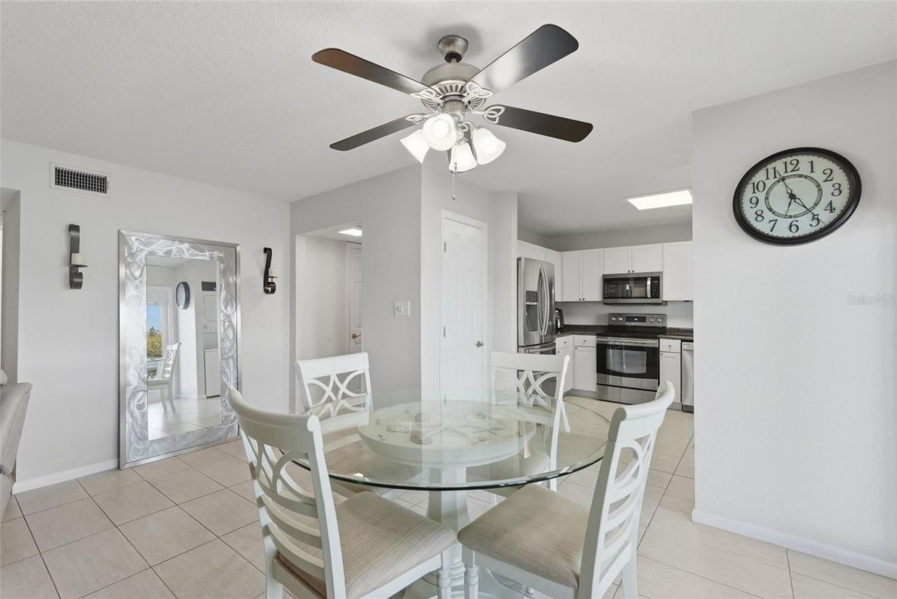 3783 Pompano, Unit B, Saint Petersburg, FL 33705 Photo