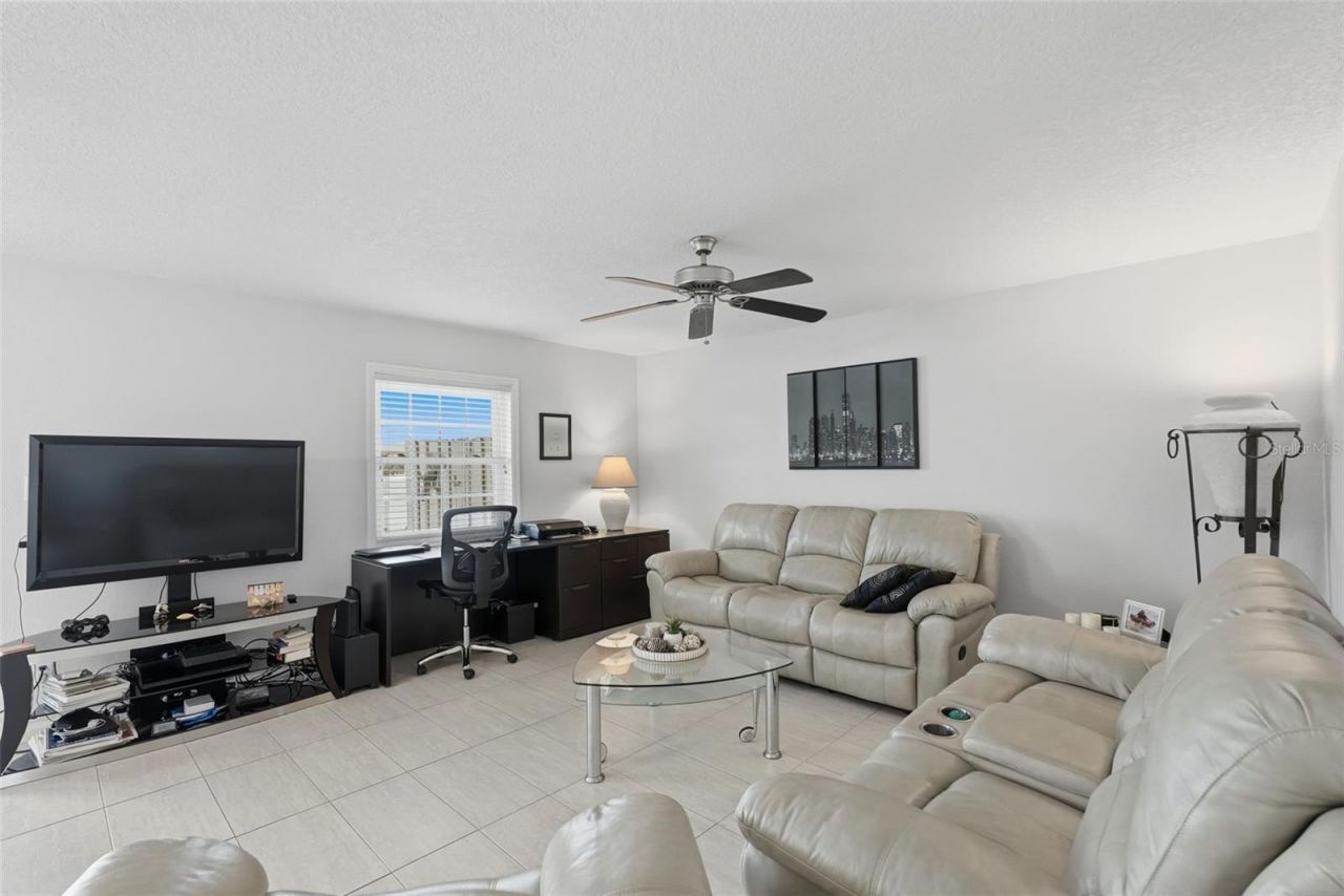 3783 Pompano, Unit B, Saint Petersburg, FL 33705 Photo
