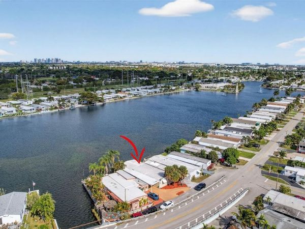 3033 Lakeshore Dr, Dania Beach, FL 33312
